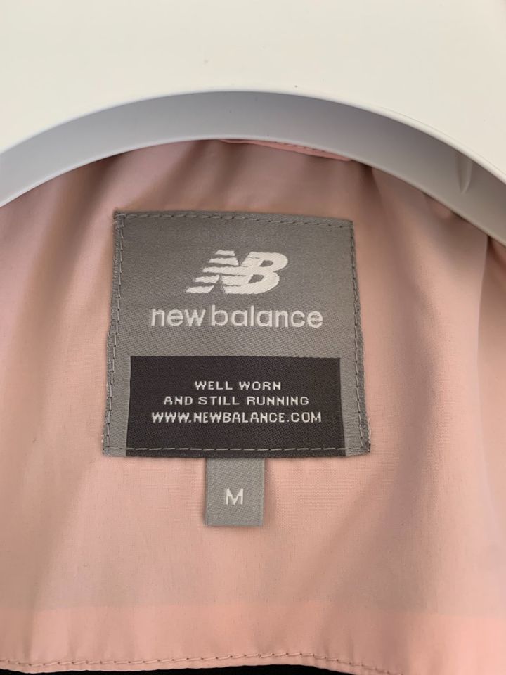 New Balance Daunenjacke Kurz/Lang Damen in Berlin