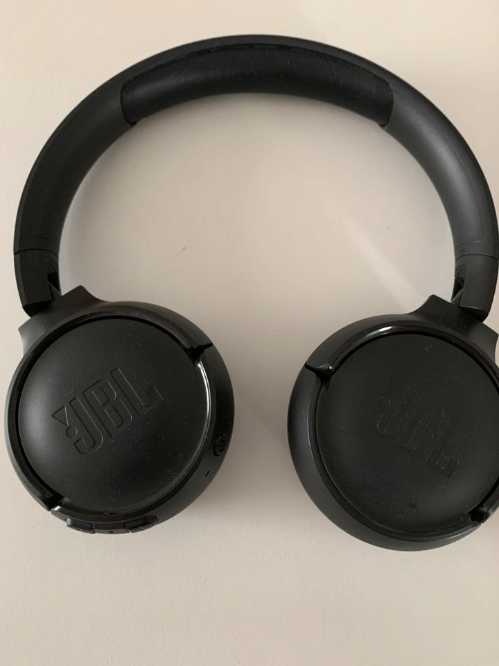 JBL bluetooth Kopfhörer in Fürstenau