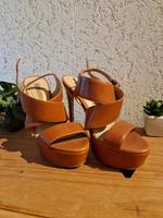 Buffalo High Heels Stiefel Pumps Gr.36 Leder Niedersachsen - Upgant-Schott Vorschau
