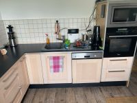 L-Küche mit hellen Holzfronten mit hochwertigen E-Geräten Düsseldorf - Bilk Vorschau