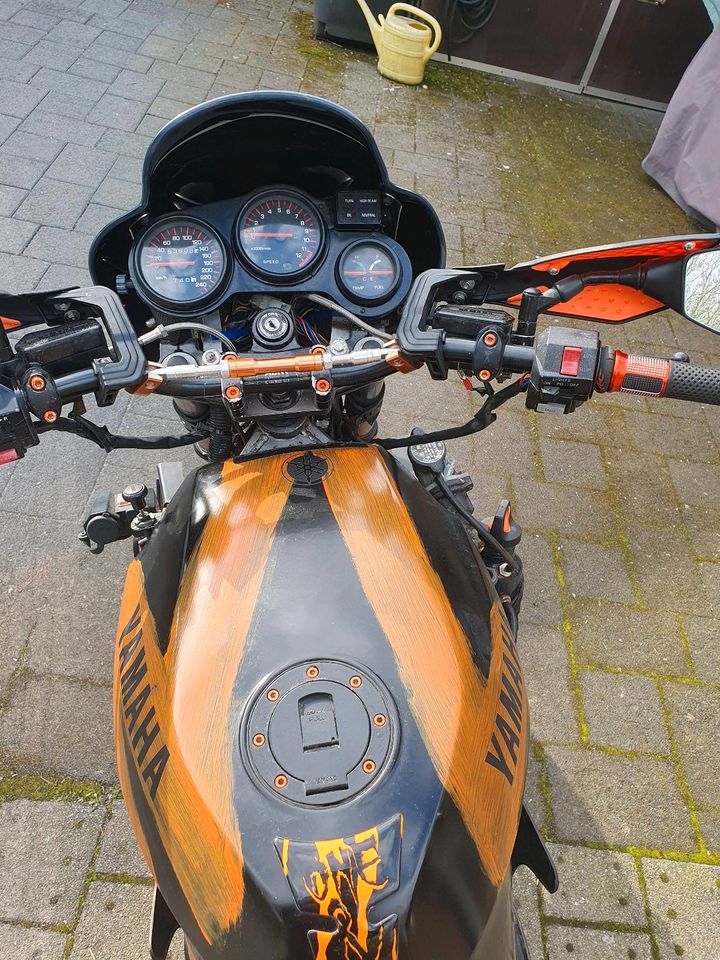 Yamaha FZ 750 in Viersen