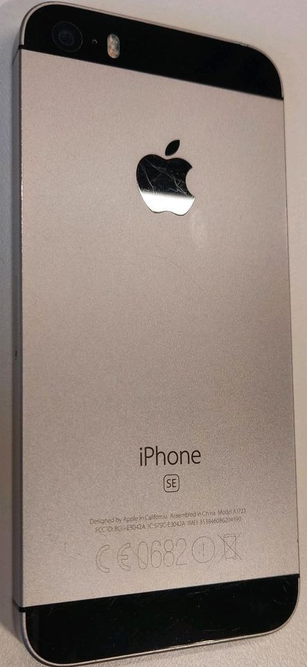 iPhone SE 32 GB Grau in Laer