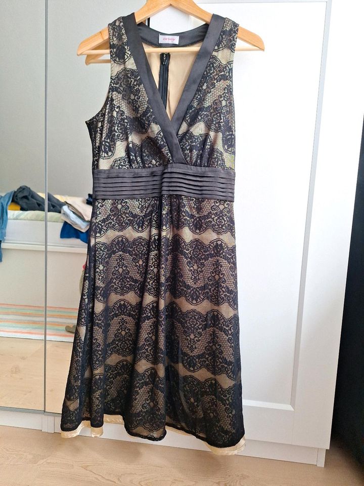 Orsay Kleid satin spitze schwarz 2lagig 38 in Gehrden