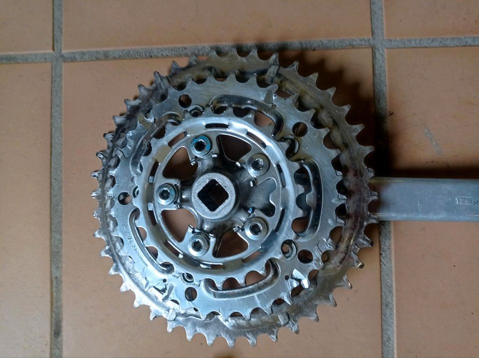 Kurbel Shimano STX / 175mm / 4 Kant / 42-34-24 / FC-MC30 in Münchberg