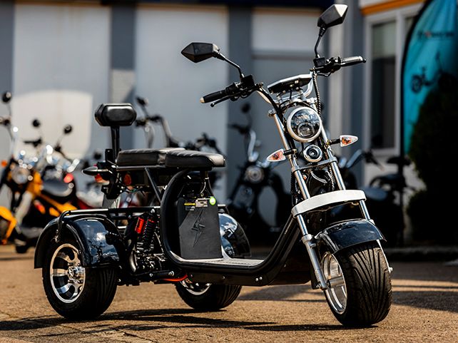 MADAT CP 3 E CHOPPER E SCOOTER EROLLER 40AH 45KM/H DOPPELBATTERIE in Bielefeld