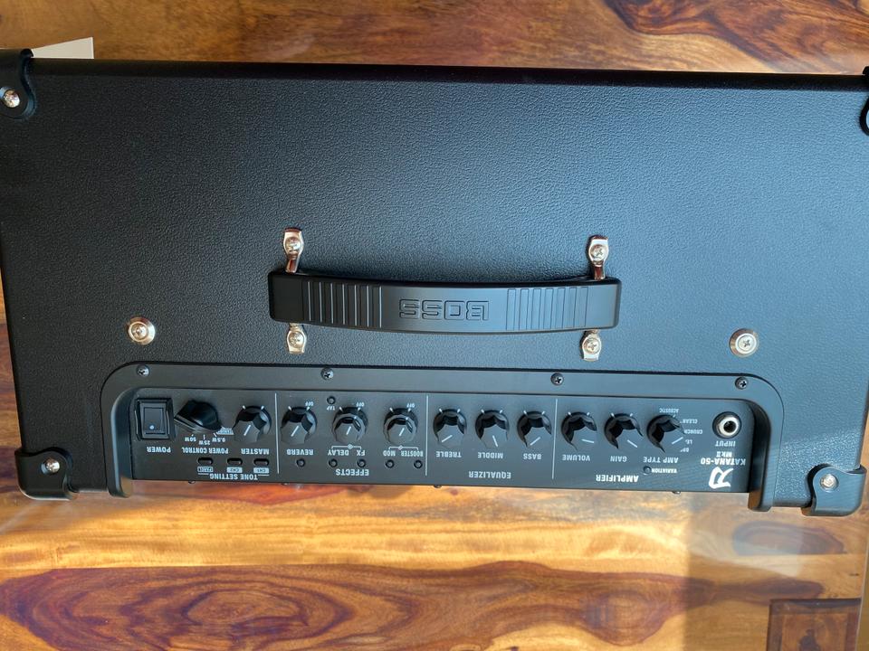 Boss Katana 50 MkII+Fender Mustang Micro als Set -Top Zustand in Betzigau