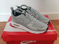 Nike Air Max Vision "Silver Grey" Größe 38 UK 5 Silbergrau Nordrhein-Westfalen - Schwalmtal Vorschau