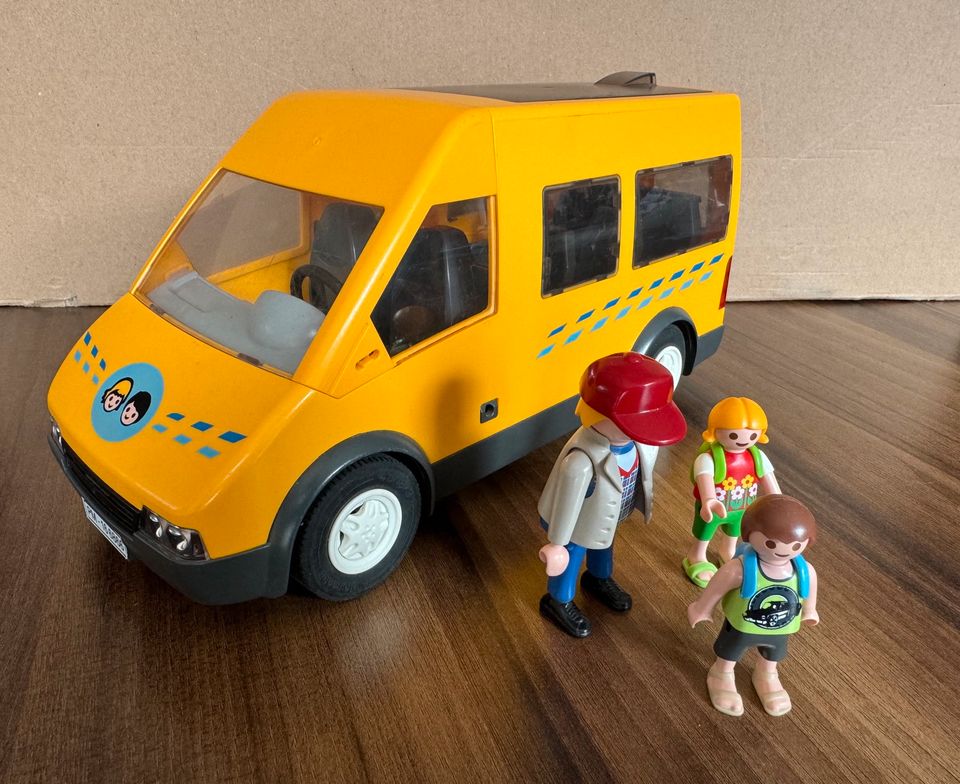 Playmobil Transporter, Schulbus in Remstädt