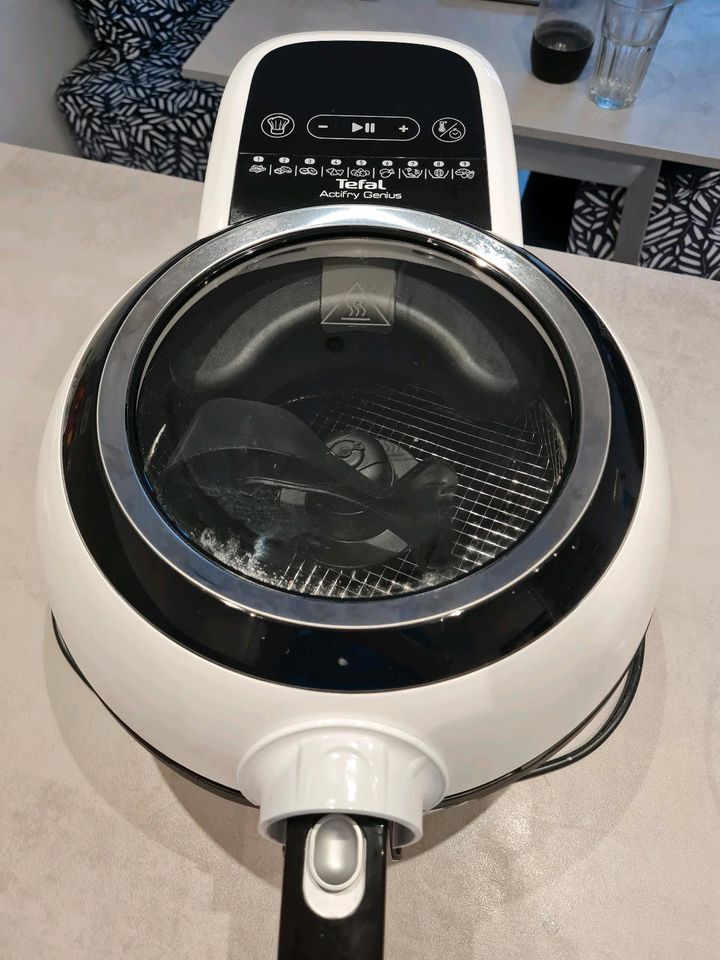 Tefal Actifry Genius Serie 041 Heißluft Fritteuse - wie neu in München