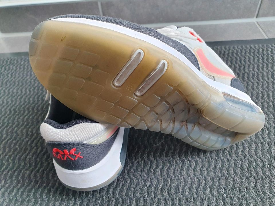 Nike Schuhe Air Max Motif, DV3034001 Gr. 37,5 in Ziepel