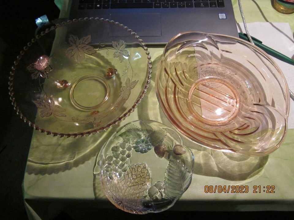 Vintage Rosalin-Glas-Schale Buntglas rosa Konfekt-schale 3 versch in Gudensberg