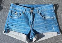 H&M~ Jeans Shorts Gr. 38 Kurze Hose Hessen - Hessisch Lichtenau Vorschau