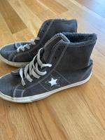 Schuhe Converse grau mit Fell Brandenburg - Falkensee Vorschau