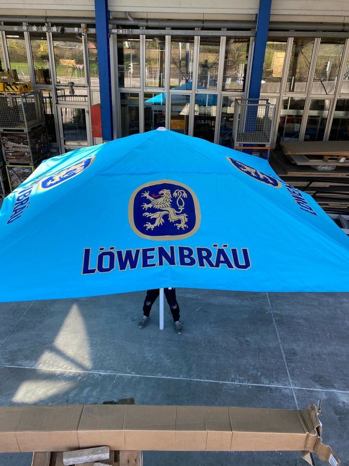 Löwenbräu Gastro 4x4 Sonnenschirm hellblau Bier Restaurant Profi in Pforzheim