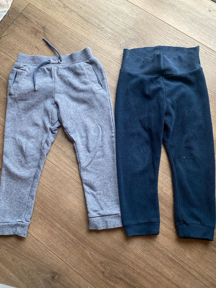 Jogginghose Set H&M Fleecehose 98 und Tchibo TCM 98/104 in Herten