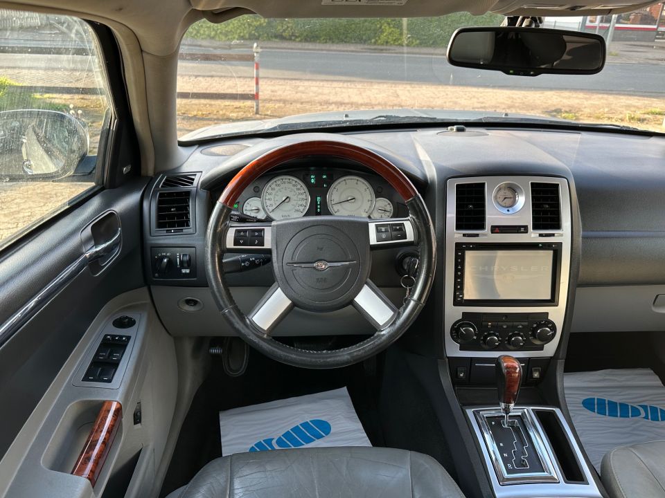 ❗️Chrysler 300C 3.0 CRD Limousine TÜV & AU NEU❗️ in Wunstorf