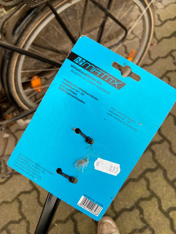 Fahrrad / schwarz / 28 Zoll / inkl. Korb und neuem Ständer in Visselhövede
