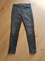 Levis Jeanshosen blau und schwarz Schleswig-Holstein - Fahrenkrug Vorschau