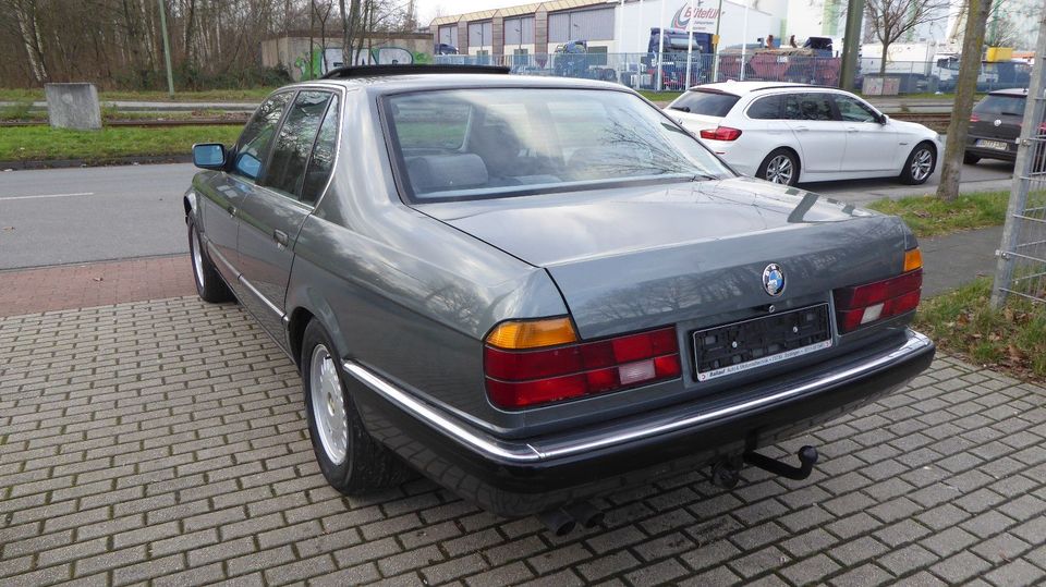 BMW 735 i/ Oldtimer/ H-Kennzeichen/ Kein Rost/ 2Hand in Duisburg