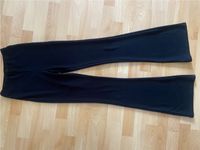 Basic schwarze Zara Schlaghose Stoffhose mit Schlag s 36 Hessen - Darmstadt Vorschau