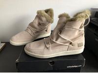 Asics Winterstiefel Onitsuka Tiger Damen Größe 41 Neu !!! Nordrhein-Westfalen - Lippstadt Vorschau