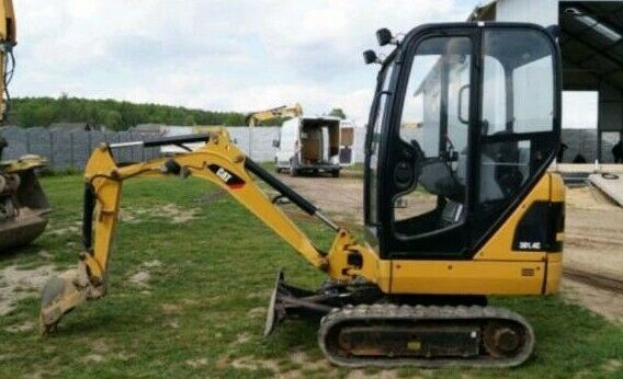 VERMIETUNG Minibagger Baumaschinenvermietung CAT 301.4C Bagger in Durchhausen