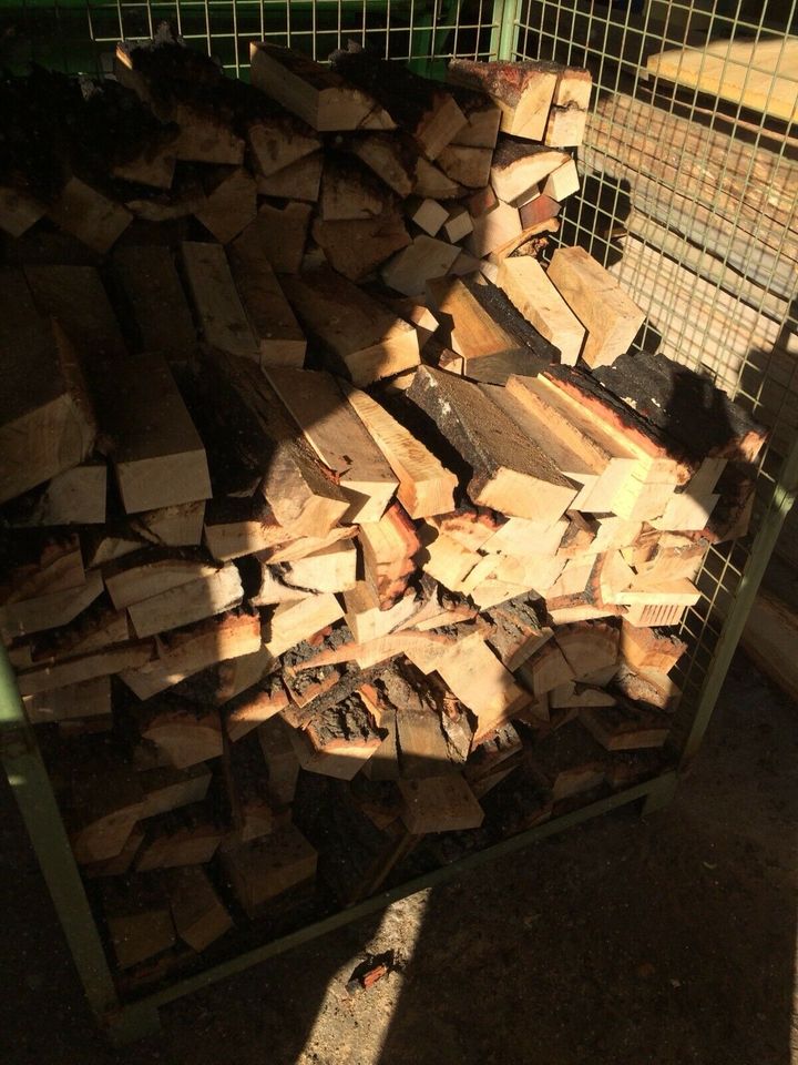 Brennholz Kaminholz Holz Eiche Kaminofen in Werl