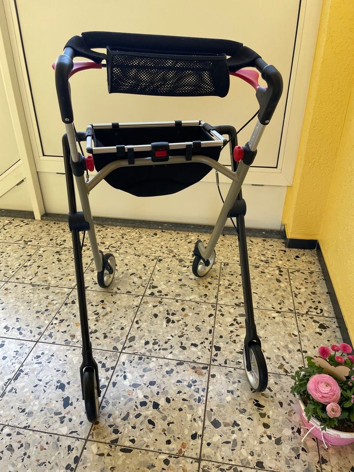 Rollator  Pxel, Farbe Champagner wie neu in Düsseldorf