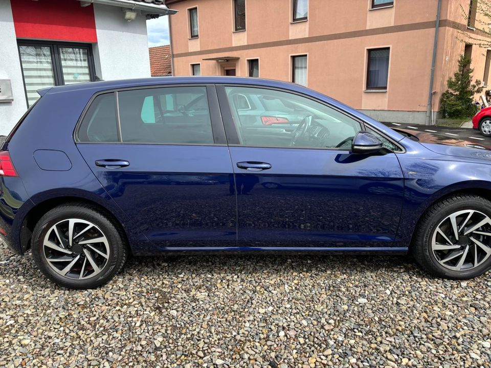 Volkswagen Golf VII Lim. Join,Navi ,ACC Garantie in Rosdorf