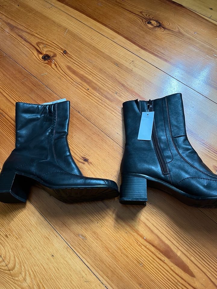 Damen Stiefeletten schwarz Leder 42 no exit neu!! in Berlin