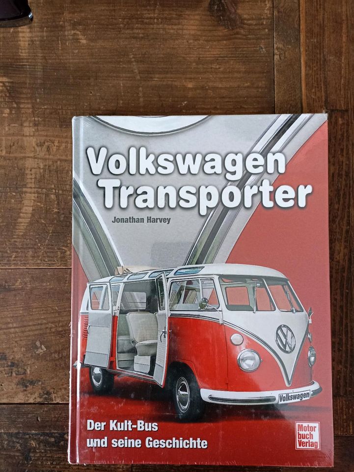VW Bulli Transport Buch in Körle