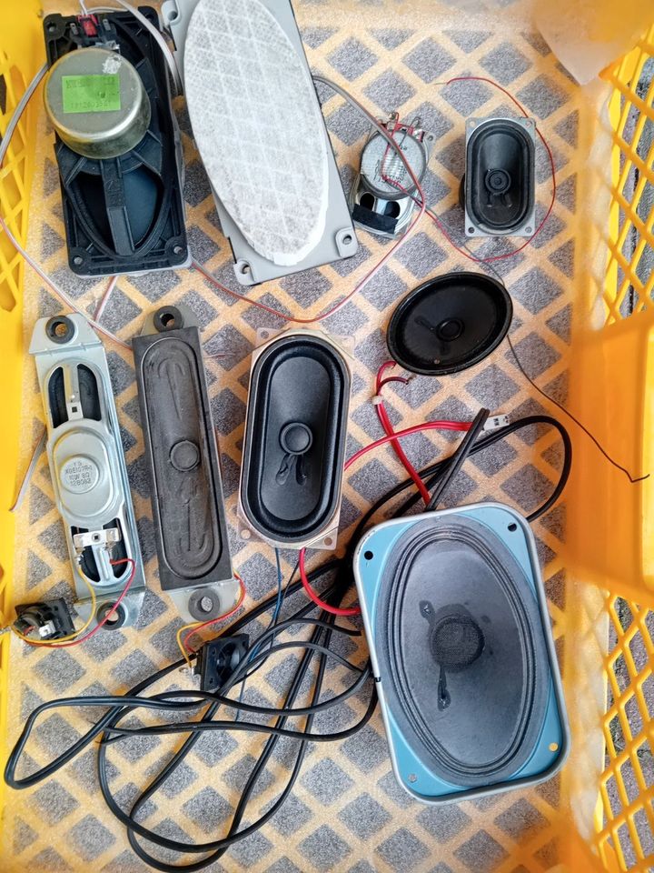Konvolut gebrauchter Lautsprecher Retro Auto Türlautsprecher in Bernau