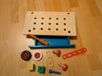 Holz Konstruktionsspielzeug mit Werkbank und viel Zubehör Bremen - Vegesack Vorschau