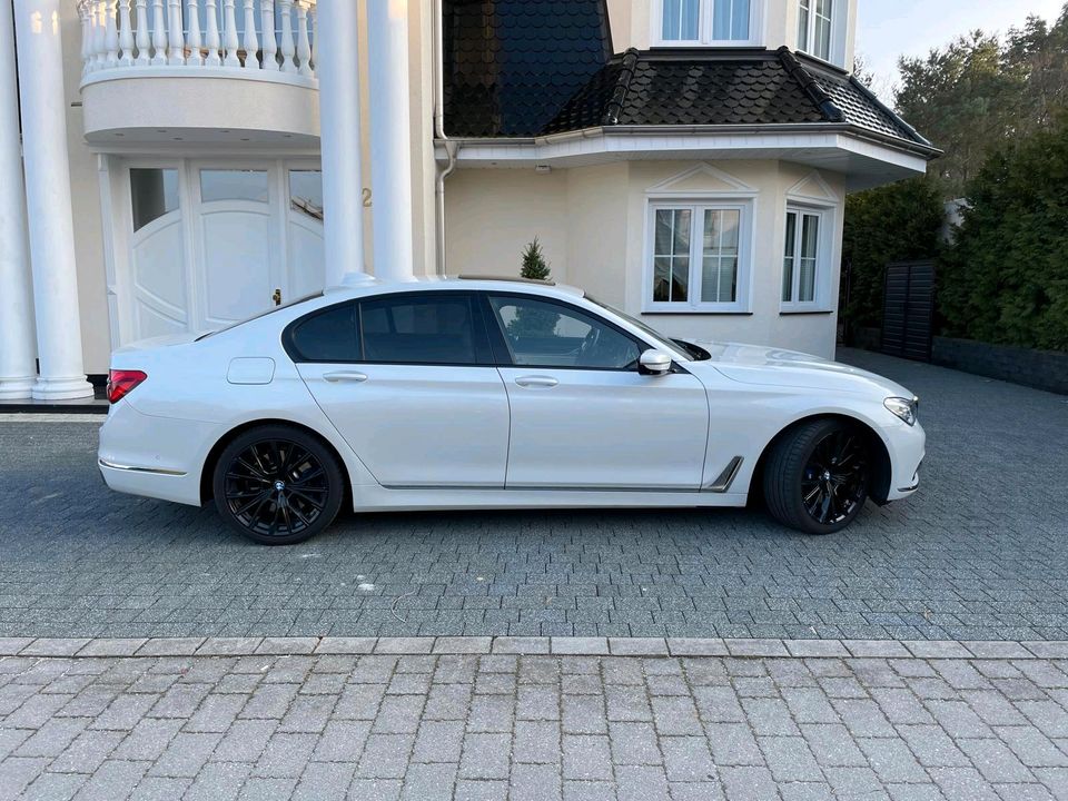 BMW 740 xd in Michendorf