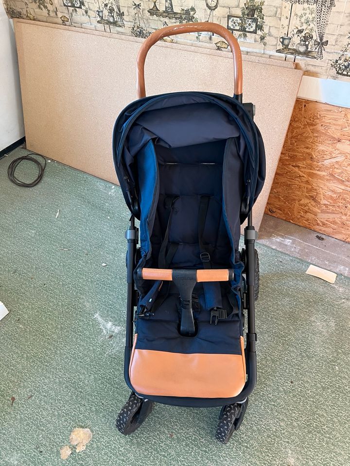 Emmaljunga Nxt30 Buggy / Kinderwagen / dunkelblau in Langenhagen