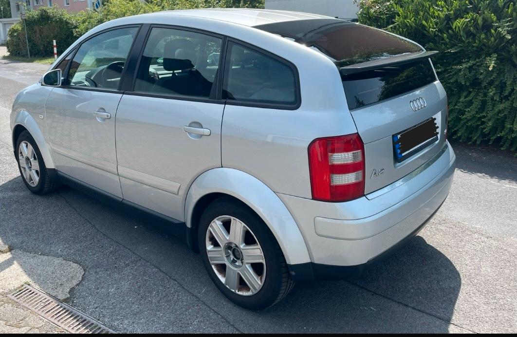 Abbildung des Autos Audi A2 vier Sitzer Silb…