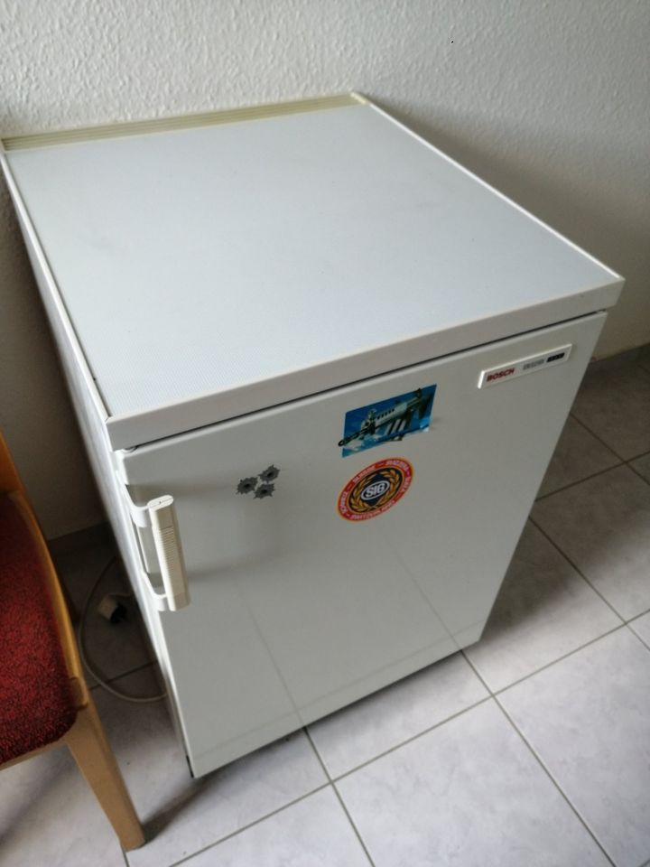 Bosch Kühlschrank mit Gefrierfach - funktional in Wittenberge