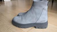 Esprit Chelsea Boots grau 38 Kr. München - Neubiberg Vorschau