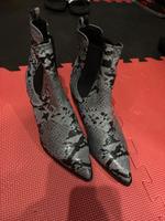 Stiefelette von S. Oliver Größe 37 Schlangenmuster Bayern - Starnberg Vorschau