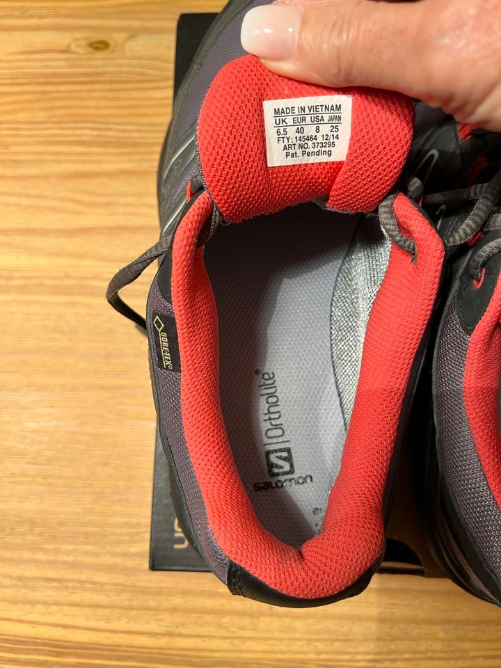 SALOMON Outdoor Schuh, GoreTex, Gr. 40 in Neuss