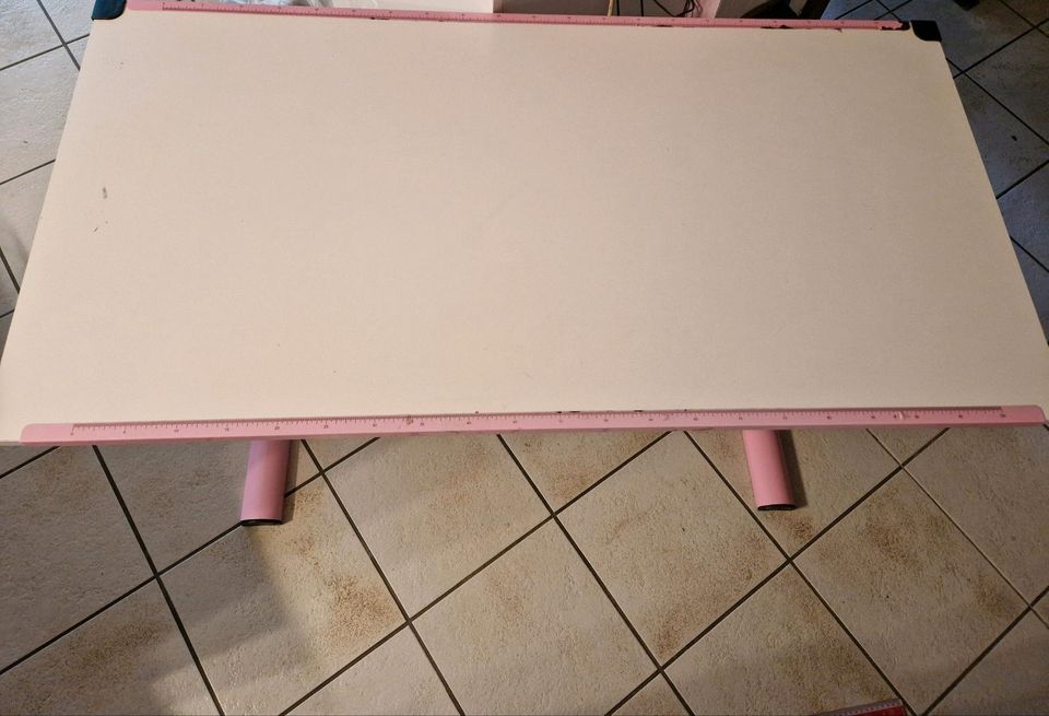 Schreibtisch rosa weiß in Mühlheim am Main