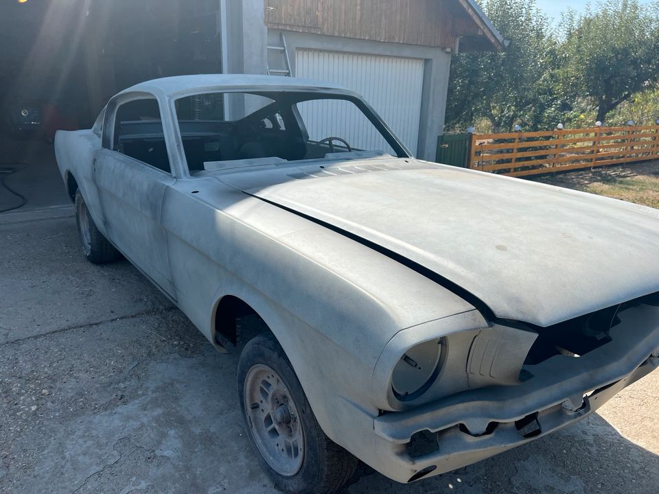 Ford Mustang Fastback 1965 projekt V8 in Niedertaufkirchen