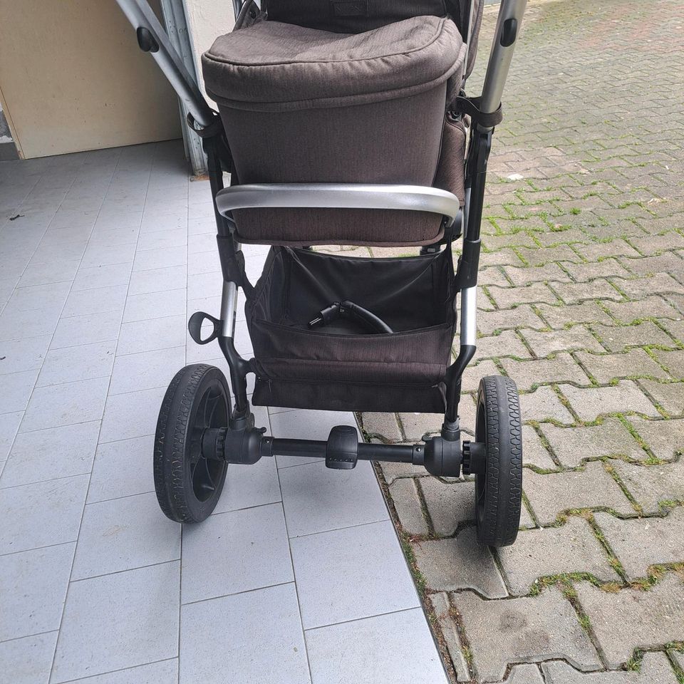 Kinderwagen mit buggy funktion in Oberelsbach