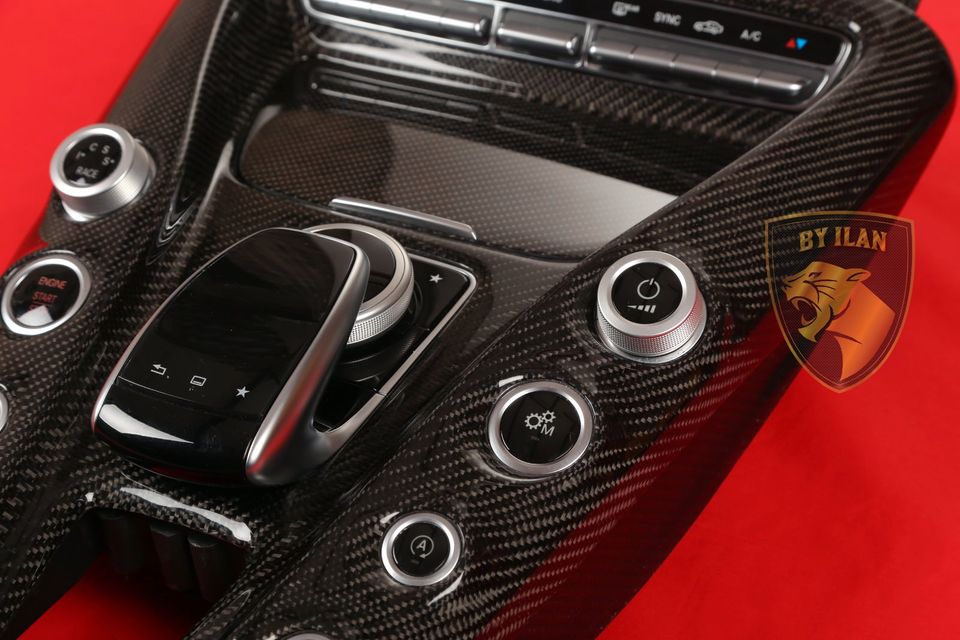 MERCEDES AMG GT C190  CARBON MITTELKONSOLE INTERIEUR in Köln