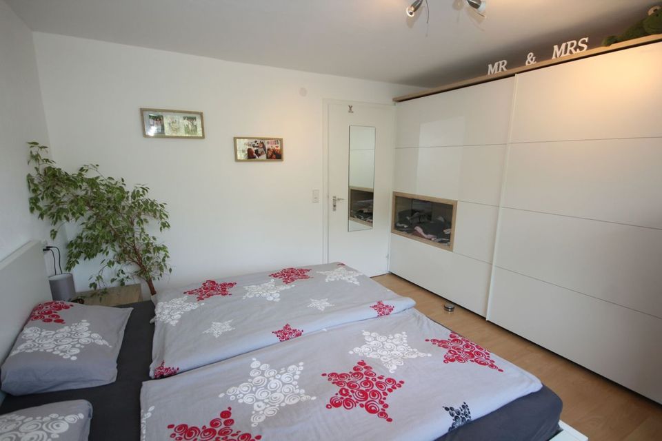 *provisionsfrei* gepflegte, helle 3-Zimmer-Wohnung mit Blick auf den Georgenberg in Reutlingen