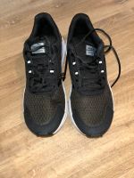 Puma Turnschuhe Sportschuhe Gr.42,5 schwarz neu Schleswig-Holstein - Kaltenkirchen Vorschau