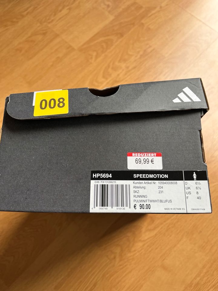 Adidas Turnschuhe tolle Farbe *Neu* in Lüneburg