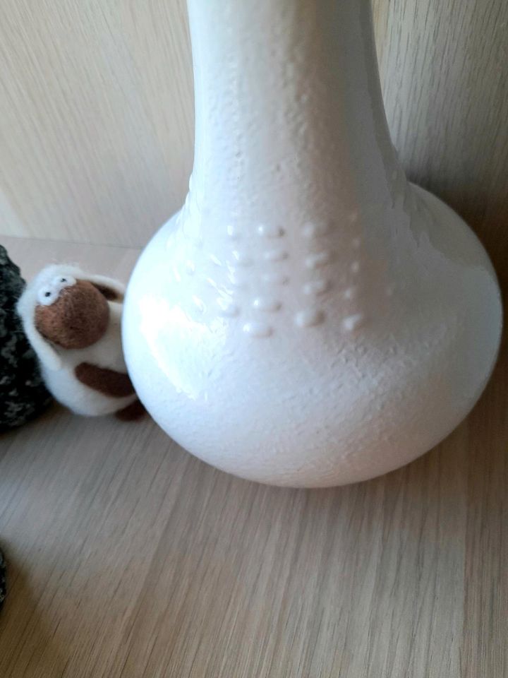 Weiss Vase Porzellan in Geisenheim