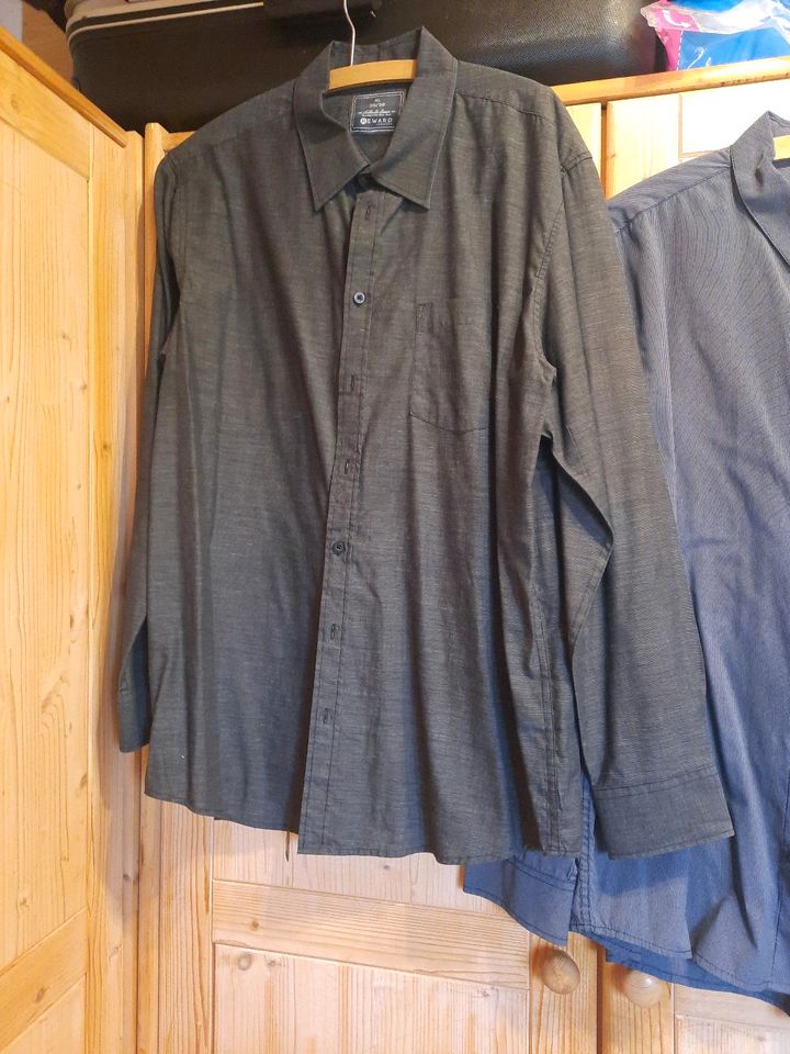 Zwei Hemden  anthrazit und blau XL inklusive Versand in Fischbachau