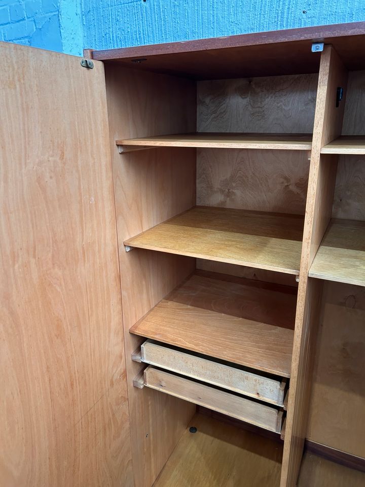 Kleiderschrank/vintage/midcentury/60er/DDR/Stange/Schubladen in Berlin